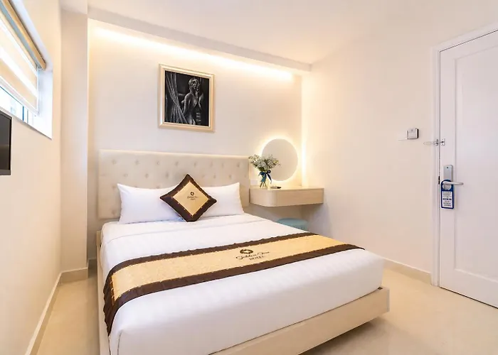 Golden Star Hotel